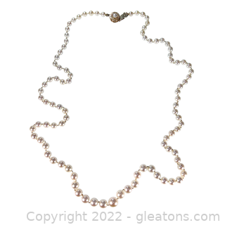 Nice Graduated Pearl Stand 25" Long with 14kt Yellow Gold Clasp