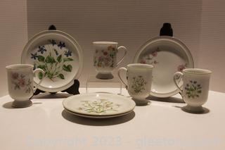 Vintage Royal Domino Bread 4 Plates & 4 Footed Porcelain Tea Cups