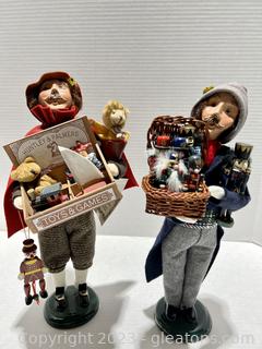 Byers Choice - The Carolers The Cries of London Toy Sellers