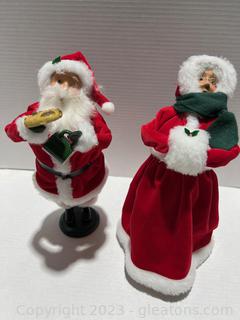 Byers Choice The Carolers Mr & Mrs Santa Claus 2002 & 2003