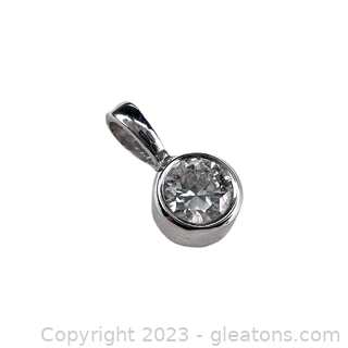 14Kt White Gold Diamond Pendant