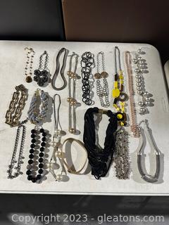 Costume Jewelry Necklace Lot (Lot of 15+)