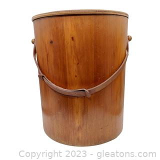 Nice Wooden Barrel Chuck Wagon Round Cooler