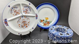 Vintage Andrea by Sadek Blue & White Chinoiserie Plus 2 Plates 