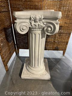 White Pillar/Pedestal Display Stand