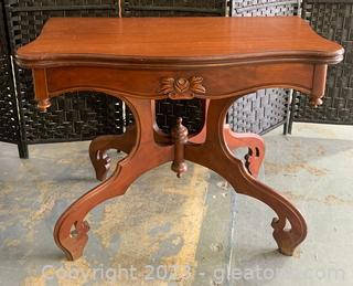 Vintage Mahogany Flip Top Table/Game Table 