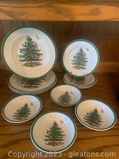 Spode "Christmas Tree" Dinnerware (12 pcs)
