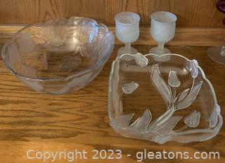 Mikasa Crystal “Nadine” Divided Dish and Other Frosted Crystal (4pcs) 