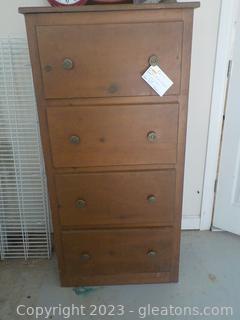 Vintage Chest of Drawers with 4 Drawers
(Clocks on top not included)