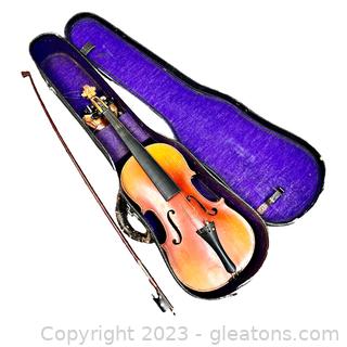 Vintage Universal Favorite Violin