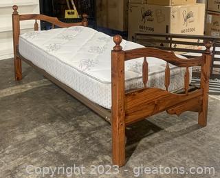 Nice Twin Size Day Bed ( Includes Mattress)