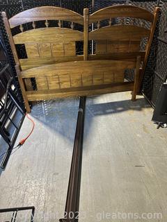 Wood Headboard & Footboard w/Metal Rails