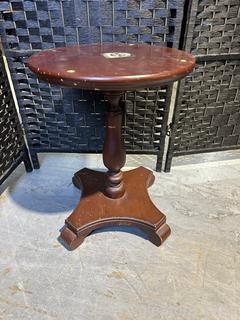 Round Wood Accent Table/Plant Stand 