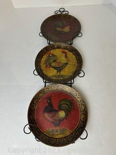 Metal Plate Hanger w/3 Decorative Rooster Themed Plates 