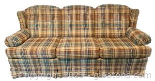 Huntington House Comfy Country Style Sofa (Matches Lot 8501)