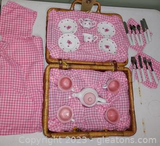 Beautiful Child’s Picnic Basket with Teaset 
