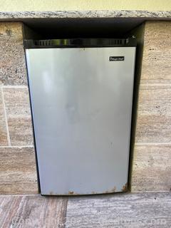Magic Chef Mini Fridge 