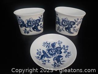 Three Reproduction Pieces of Blue Sprays, Royal Worchester-Ashtray and 2 Cigarette Holders