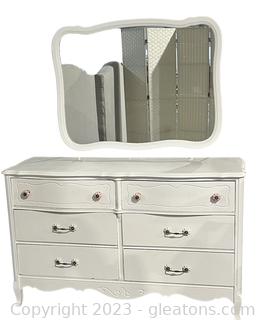 White 6 Drawer Dresser with Mirror by Bassett Furniture 