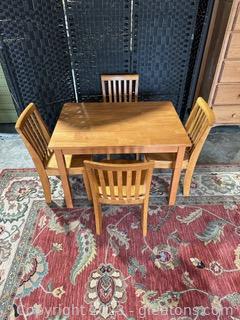 Darling Children’s Table w/4 Chairs 