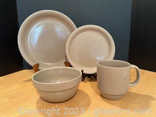 Main Stays Everyday Dinner Ware Collection (Lot of 44) 
