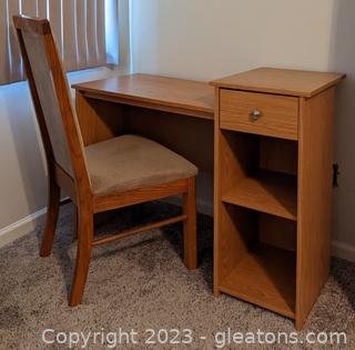 Ridgewood Office Desk & Solid Wood Chair