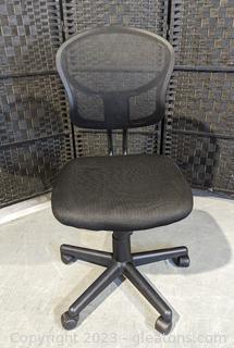 Nice Adjustable Rolling Office Chair 