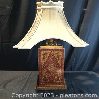 Lovely Asian Design Table Lamp with Pagoda Style Shade