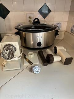 Cooks Oval Crock Pot & Moulinex Grinder (lot of 2)