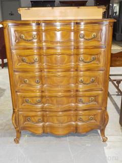 Stunning Vintage French Provincial Serpentine Chest of Drawers