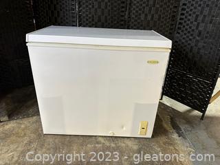 Holiday 7.0 Cu.Ft. Chest Freezer 