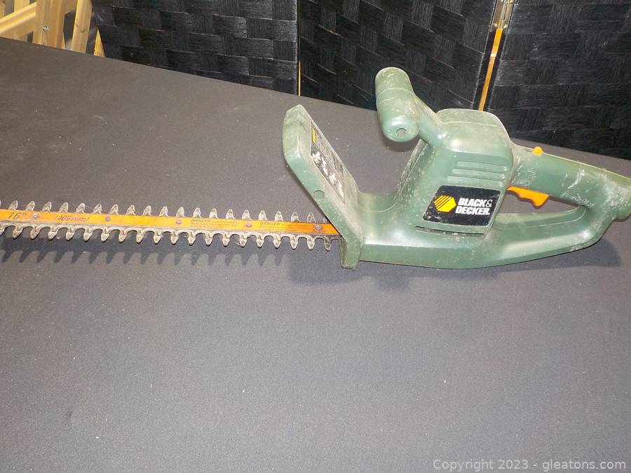 At Auction: Black & Decker Hedge Trimmer 22 blade