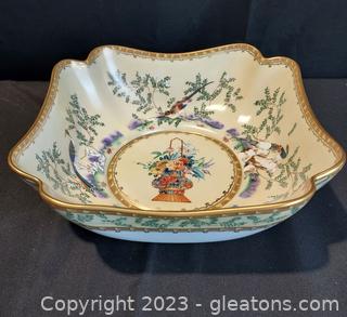 Gorgeous Large Mottahedeh Ch’ing Garden Square Serving Bowl