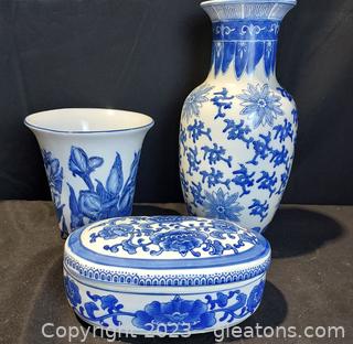 3 Nice Blue and White Home Decor Pieces