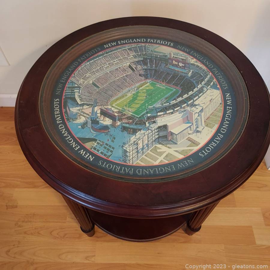 Chicago Bears Round End Table by Danbury Mint Glass Top w/Stadium & Team  Logo