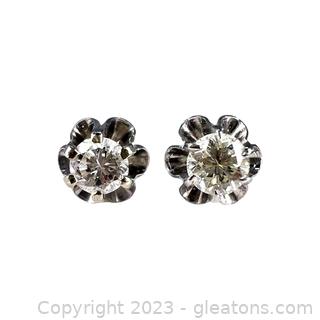 14kt White Gold Diamond Buttercup Set Earrings