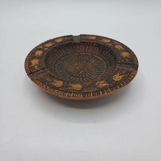 Tooled Design in Wooden Ashtray Tulips Around the Edge, 3 rests