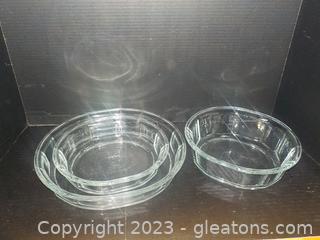 Great 3pc. Pyrex Clear Glass Baking Pans with Scalloped Edge/Sides 