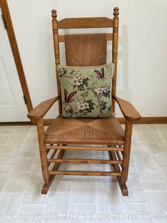 Beautiful Vintage Front Porch Oak Rocking Chair w/ Rush Seat 