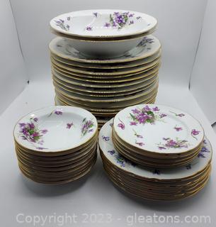 Beautiful Rossetti “Spring Violets” Hand Painted China-41 Pieces