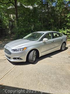 Fully Loaded 4 Door Low Mileage 2013 Ford Fusion SE 