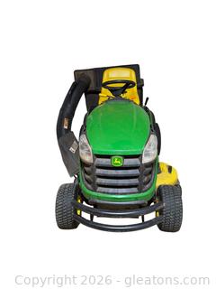 John Deere D130 Lawn Tractor with Twin Bagger Rear Assembly