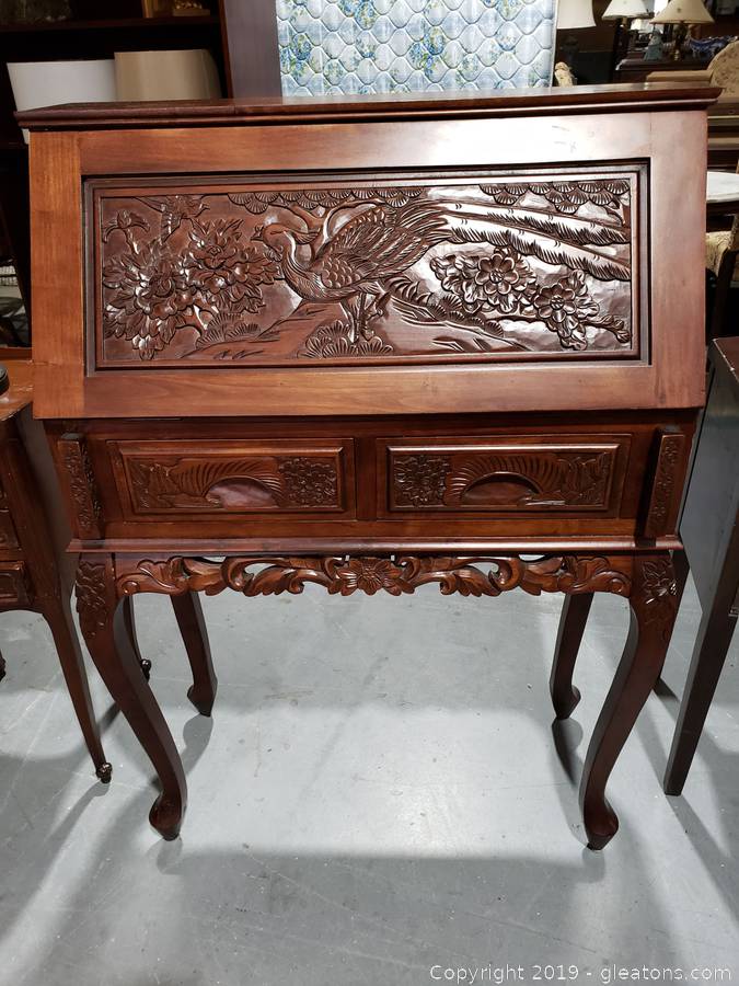 Gleaton S The Marketplace Auction Antique And Nice Furniture