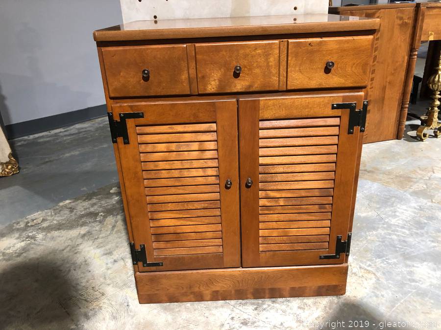 Gleaton S The Marketplace Auction Ethan Allen Furniture And