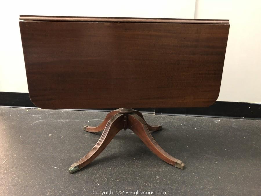 Gleaton S The Marketplace Auction This Consignment Collection