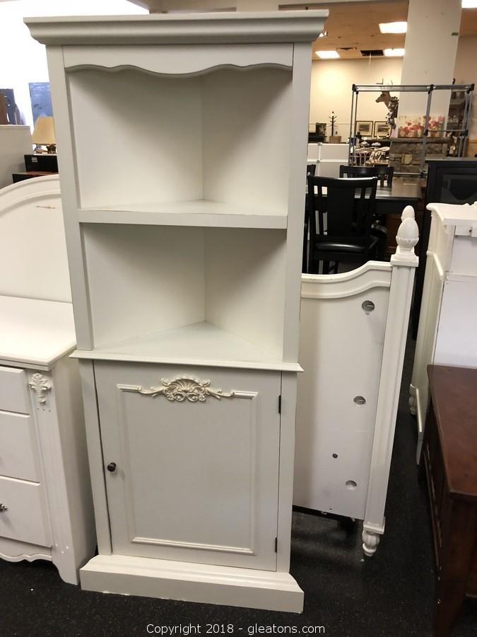 Gleaton S The Marketplace Auction Ethan Allen And Like New