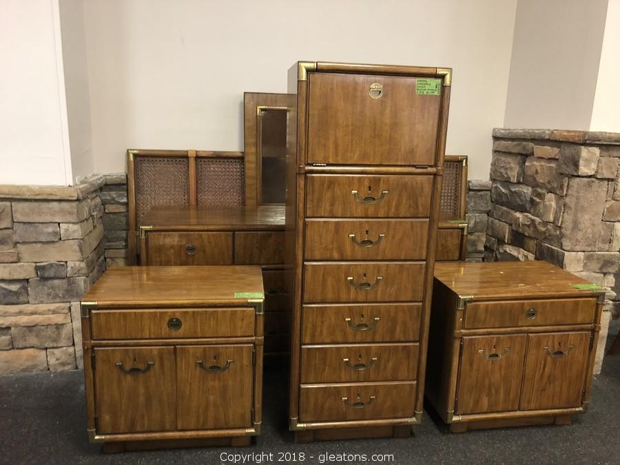 キャビネット　Drexel 中古 Drexel Lingerie Chest Beveled Mirror Auction | Gleaton's, Metro
