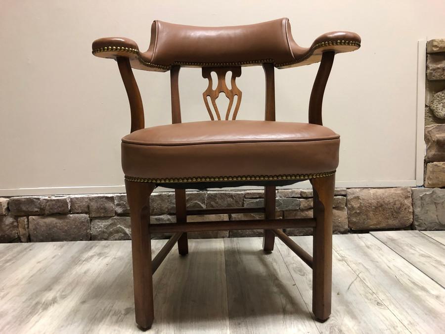 Gleaton S The Marketplace Auction Upscale Accent Chairs