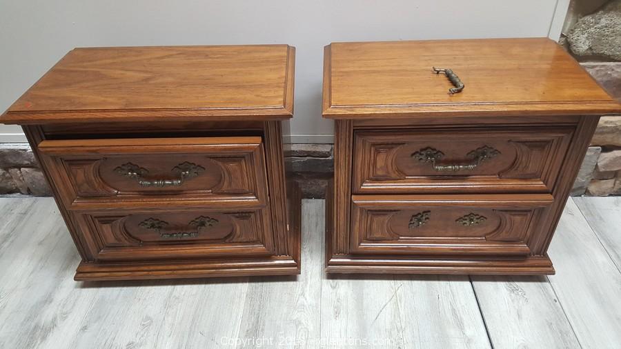 Pair Of Thomasville Vintage Nightstand/Solid Wood Original