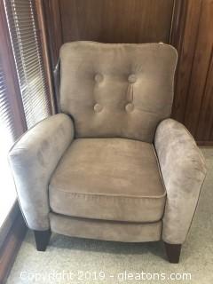 New Lane Brand  Reclining Club Chair B